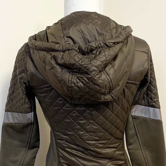 Awesome Athleta lightweight quilted jacket! - Picture 6 of 9